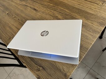 HP/Notebook/4GB RAM DDR5/128GB NVMe SSD/Intel HD (2GB) biely - 12