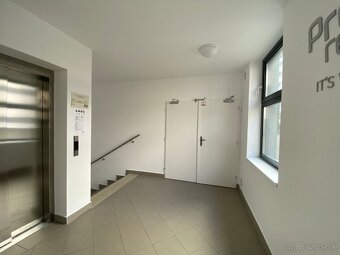 Novostavba kancelárskych priestorov na prenájom - ul. Úderní - 12