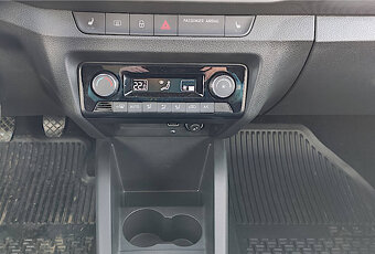 Škoda Fabia 1.0 MPI 60k Team - 12