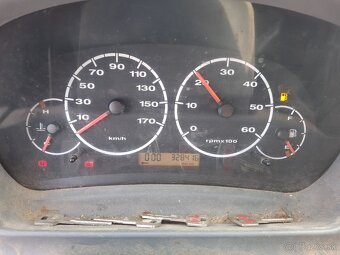 Prístrojový panel, budíky, tachometer. - 12