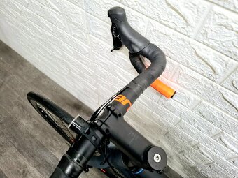 Ponúkam na predaj cestný bicykel Cube Attain 28" - 12