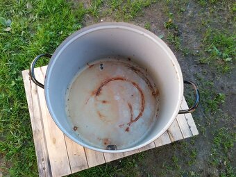 Smaltované hrnce, nádoby - 12