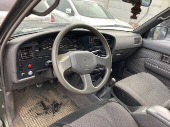 Toyota 4 Runner 2.4 TD 4WD - 12