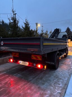 Trojstranny sklapač s hydralickou rukou VOLVO FL 240 - 12