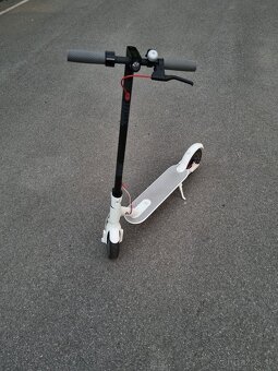 Predám kolobežku Xiaomi M365 - 12