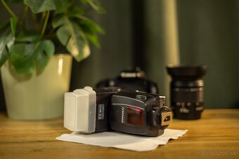 Canon 550D + 28-80mm + blesk + 64GB karta + taška (top stav) - 12