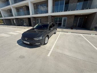 Volkswagen Passat - 12
