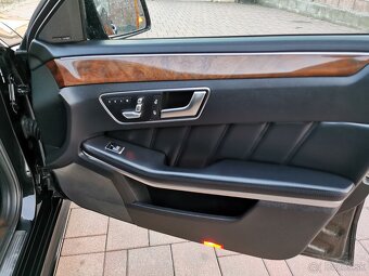 Mercedes E500 - 12