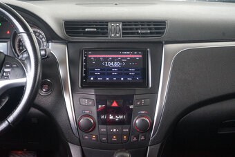 23- SUZUKI Kizashi, 2011, benzín, 2.4 CVT 4WD, 131 kW - 12