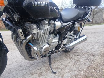 Yamaha XJR 1300 - 12