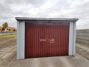 NA PREDAJ ROZOSTAVANÝ RODINNÝ DOM V ZLATNEJ NA OSTROVE - 12