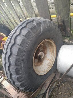 vyklápacia vlečka za traktor - 12