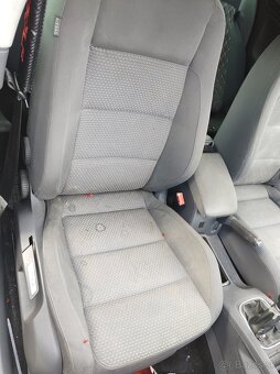 Volkswagen Golf V 1.9 TDI BLS - 12