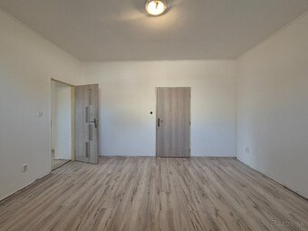 Predaj 4 izbový dom Kolárovo, Poľná 19 - 12