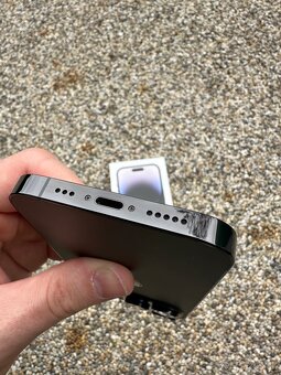 IPhone 14 Pro - baterie 100% - 12