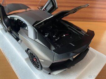 1:18 Autoart - Lamborghini Aventador SV - 12