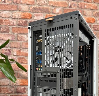 Ryzen 9 9950X3D\32GB\RTX 5080\SSD\1200W Zdroj - 12
