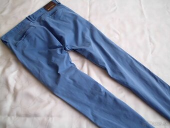 Hugo Boss pánske chino slim elast. nohavice  M - 12