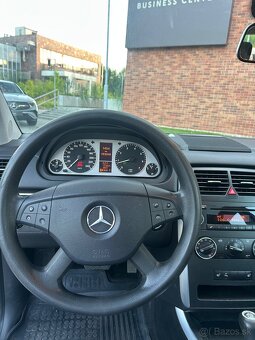 Mercedes Benz B200 - 12
