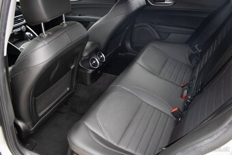 Alfa Romeo Giulia 2.0 GME AT - 12