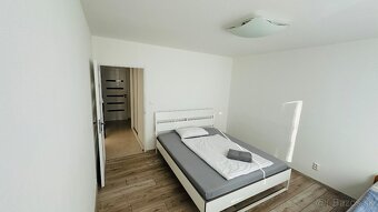 Veľký 3izbový byt v úplnom centre mesta - 12