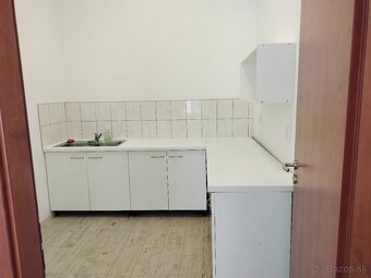 Predajňa v Barci, znížená cena - 12