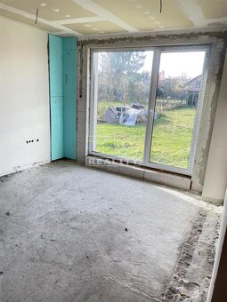 DOM ZA CENU BYTU V ROSINE , 35m2 terasa - 12