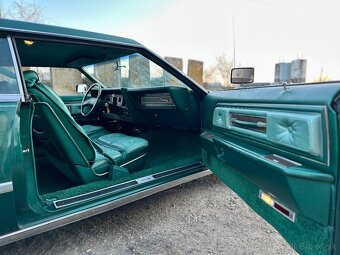 Lincoln Mark IV 1976 7.5 liter V8 - 12