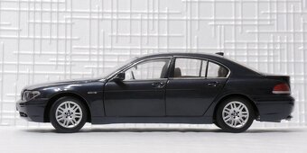 Na predaj mám model BMW 745i, e65, mierka 1:18, KYOSHO. - 12
