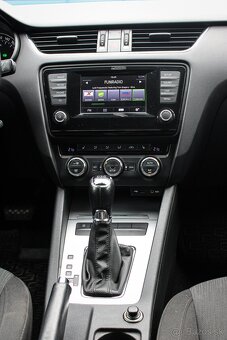 Škoda Octavia Combi 1.4 TSI Elegance DSG - 12
