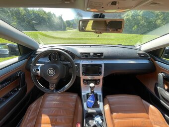 Volkswagen Passat 2.0 TDI - 12