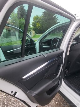 Škoda Octavia Combi 2.0 TDI Scout 4x4 DSG - 12