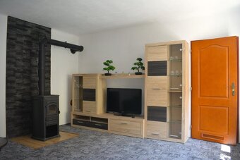 PRIESTRANNÝ A ZREKONŠTRUOVANÝ 6-IZBOVÝ DOM V CENTRE MESTA, P - 12