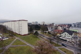 Na predaj 2 izbový byt, Centrum II- Dubnica n./Váhom, balkón - 12