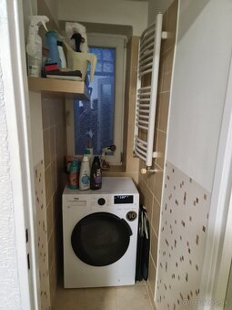 Priestranný zariadený byt so záhradou - 12