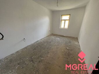 Rodinný dom v rekonštrukcii Blesovce - 12