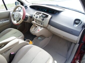 Renault Mégane Scénic - 12