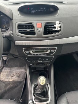 Renault Fluence Sedan 81kw Manuál - 12