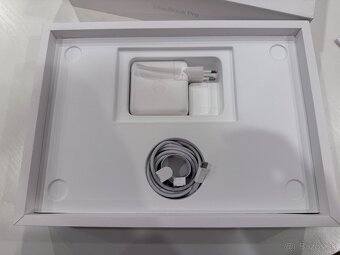  MacBook Pro 13" M2 chip 24GB/2TB Strieborný SK - 12