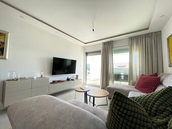 Luxusne zariadený trojizbový apartmán / Chorvátsko - 12