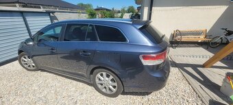 Toyota Avensis 2.0 D4D - 12