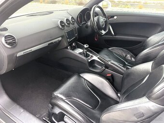 Audi TT 2.0TDi S-Line Quattro ANGLIČAN - 12