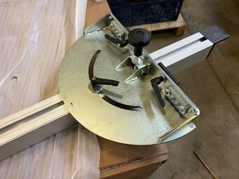 Uhlove pravitko - 12