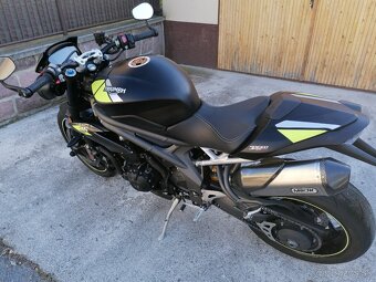 TRIUMPH 1050 Speed Triple RS 4/2021 - 12