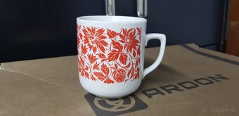 Porcelánové hrnčeky -15 druhov - 12