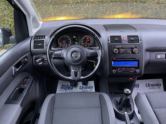 VW TOURAN Benzín - 12