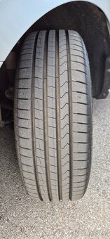 VW Touran 2,0 TDi 110Kw DSG 7miestny - 12