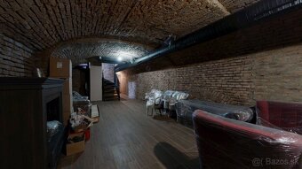 Obchodný priestor v centre Trnavy – novozrekonštruovaný s hi - 12