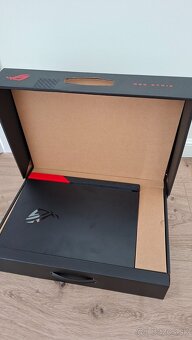 Asus ROG Strix - 12