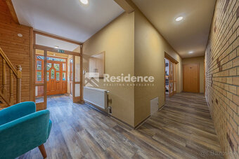 Zabehnutý penzión neďaleko Jasnej s veľkým pozemkom - 12